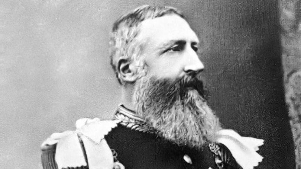Leopoldo II de Bélgica. Al año siguiente te pones la barba en la cabeza y puedes ir de la novia de Frankenstein.