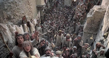 “¡Hay que votar a Franco!” “¿Qué dice?” “¡Que hay que sacar a Franco!”